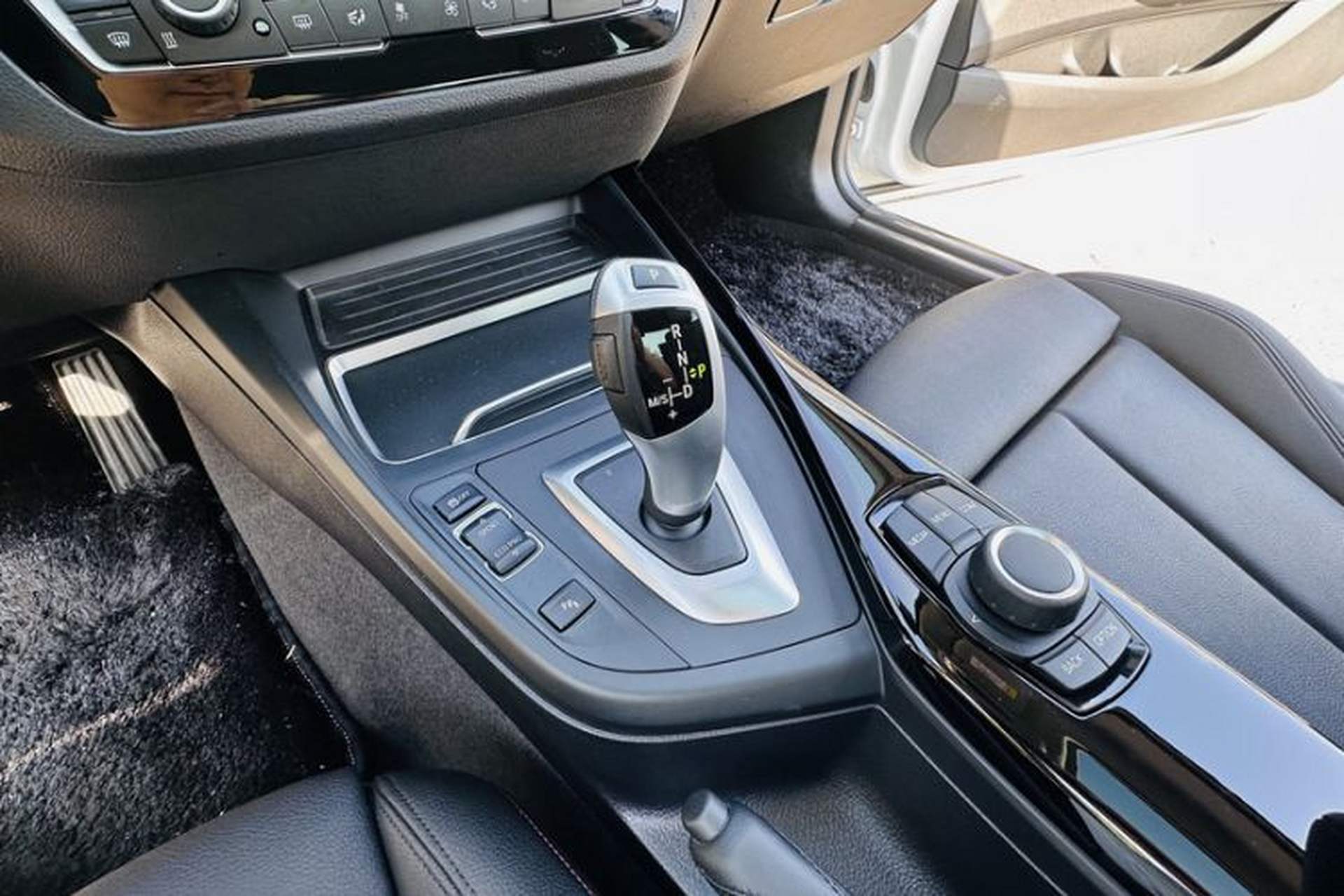 Used BMW 2 Series 2019 225i Sport Design Package Interior 4