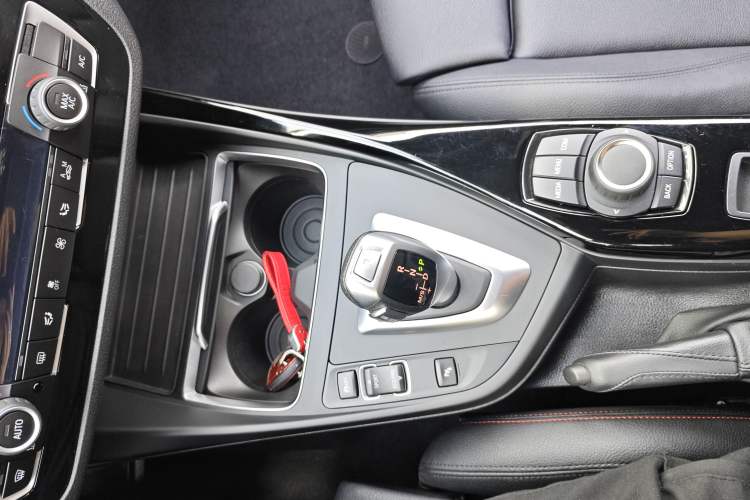 Used BMW 2 Series 2019 225i Convertible Coupe Sports Design Package Interior 8