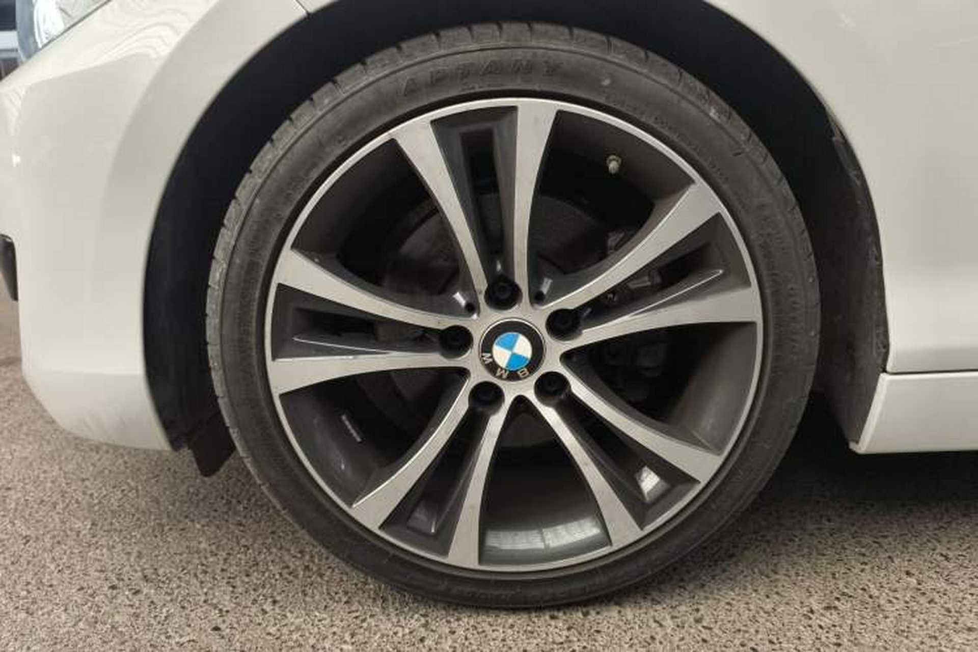 Used BMW 2 Series 2019 225i Convertible Coupe Sports Design Package Left Front Wheel Hub