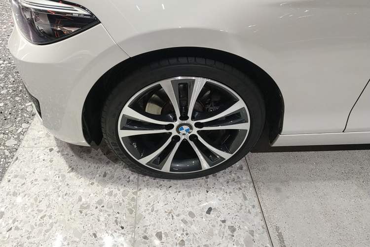 Used BMW 2 Series 2019 225i Sport Design Package Left Front Wheel Hub