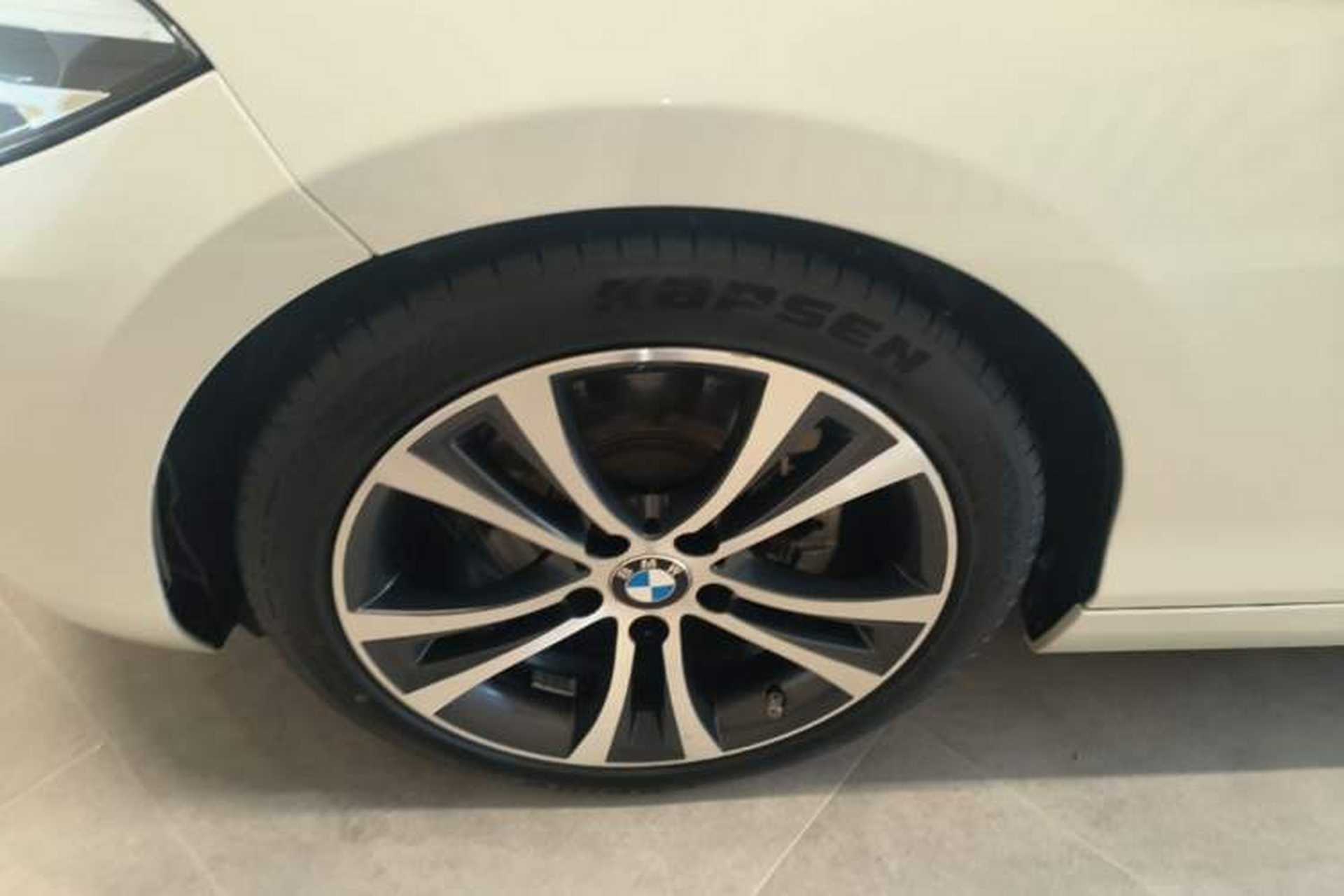 Used BMW 2 Series 2019 225i Convertible Coupe Sports Design Package Left Front Wheel Hub