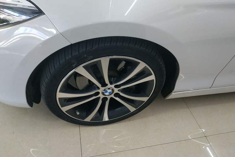 Used BMW 2 Series 2019 225i Convertible Coupe Sports Design Package Left Front Wheel Hub
