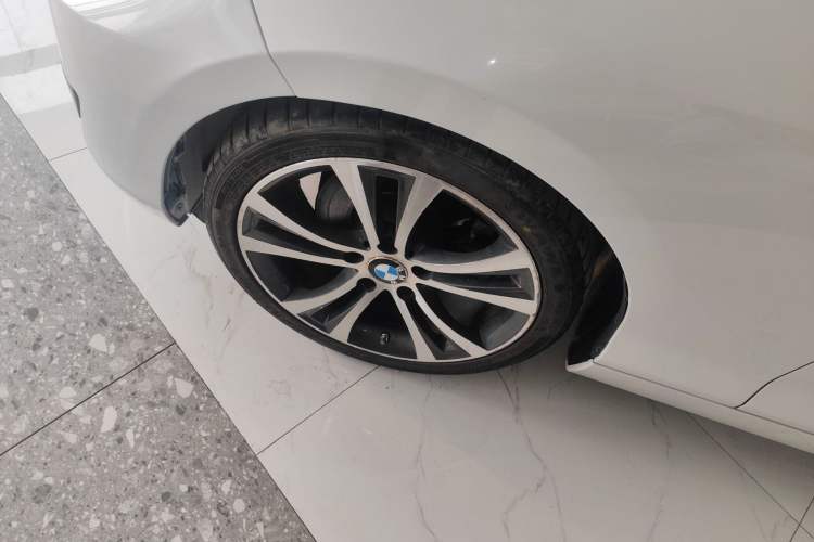 Used BMW 2 Series 2019 225i Convertible Coupe Sports Design Package Left Front Wheel Hub