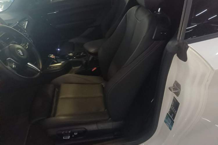 Used BMW 2 Series 2019 225i Convertible Coupe Sports Design Package Left Rear Seat