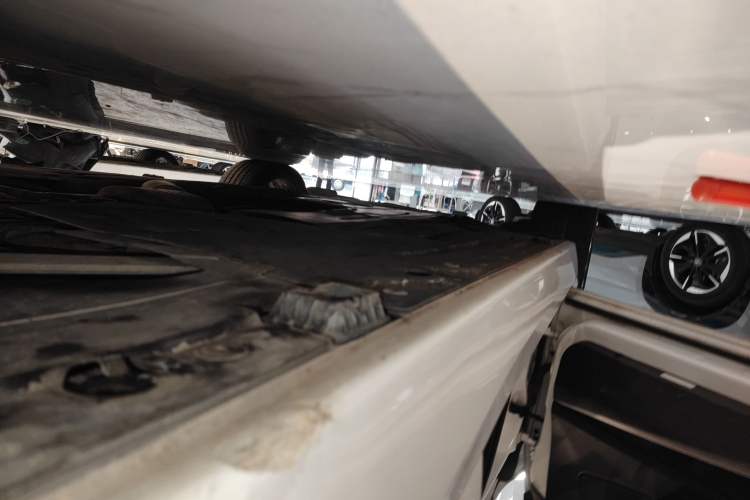 Used BMW 2 Series 2019 225i Convertible Coupe Sports Design Package Left Side Sill