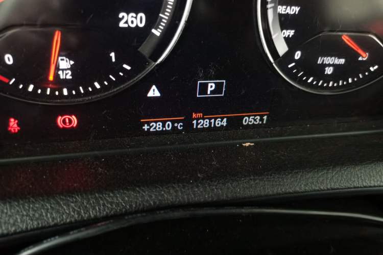 Used BMW 2 Series 2019 225i Convertible Coupe Sports Design Package Odometer Close Up