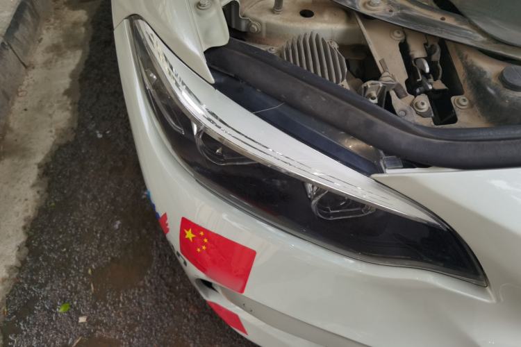 Used BMW 2 Series 2019 225i Convertible Coupe Sports Design Package Right Front Headlight