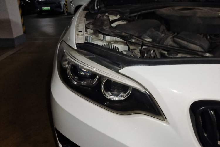 Used BMW 2 Series 2019 225i Convertible Coupe Sports Design Package Right Front Headlight