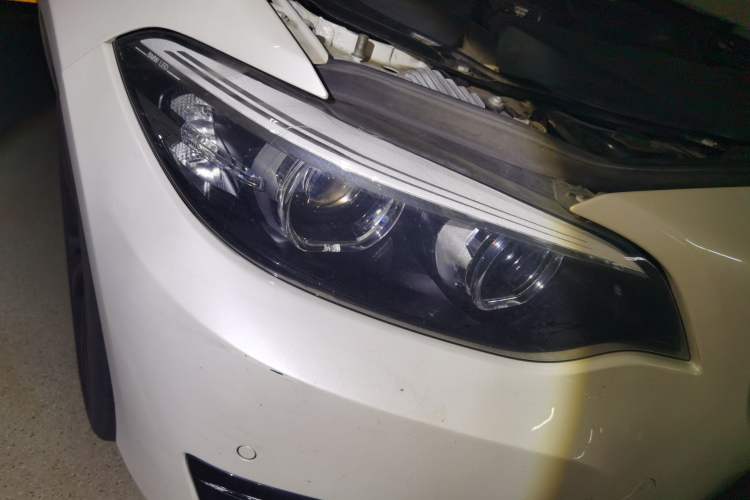 Used BMW 2 Series 2019 225i Convertible Coupe Sports Design Package Right Front Headlight