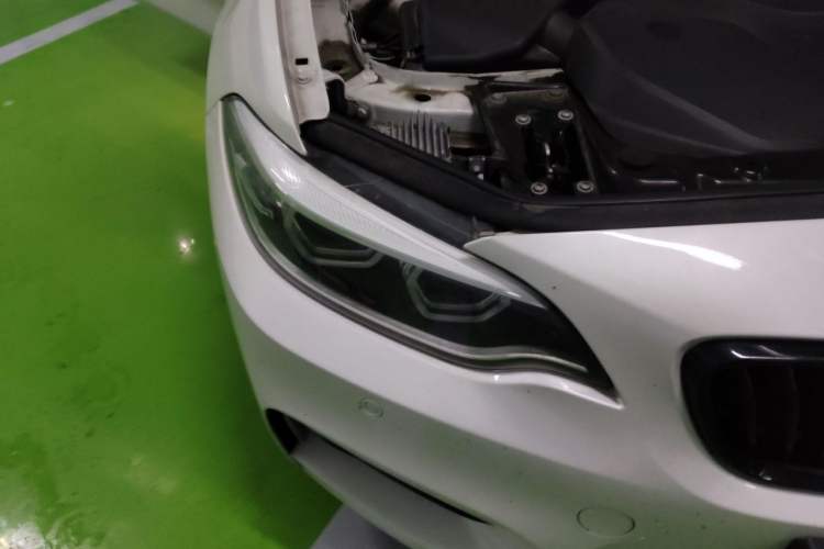 Used BMW 2 Series 2019 225i Luxury Model with M Sport Package Right Front Headlight