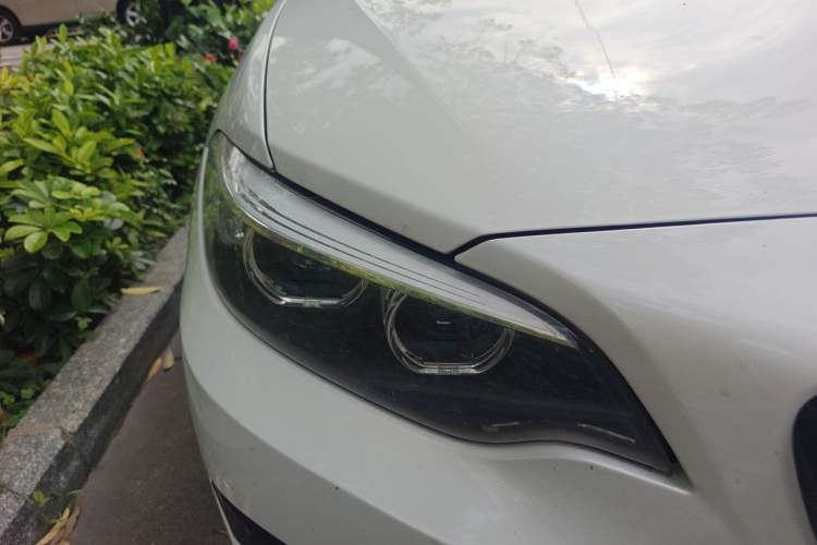 Used BMW 2 Series 2019 225i Convertible Coupe Sports Design Package Right Front Headlight