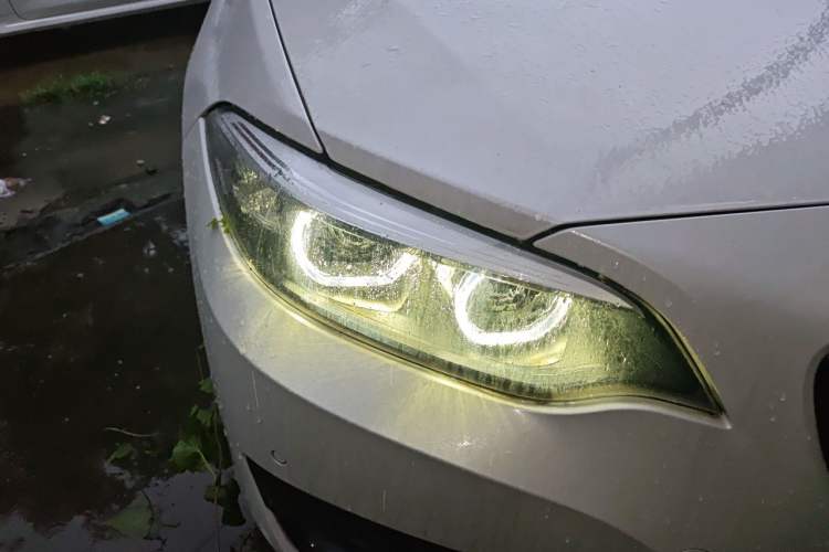 Used BMW 2 Series 2019 225i Convertible Coupe Sports Design Package Right Front Headlight