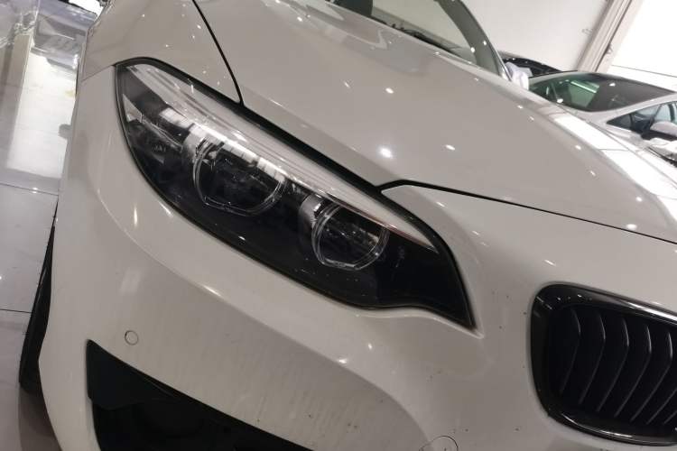 Used BMW 2 Series 2019 225i Convertible Coupe Sports Design Package Right Front Headlight