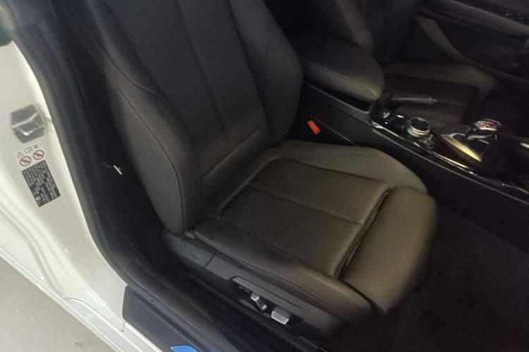Used BMW 2 Series 2019 225i Convertible Coupe Sports Design Package Right Front Seat