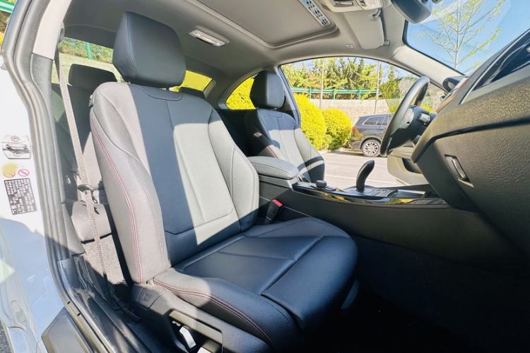Used BMW 2 Series 2019 225i Sport Design Package Right Front Seat