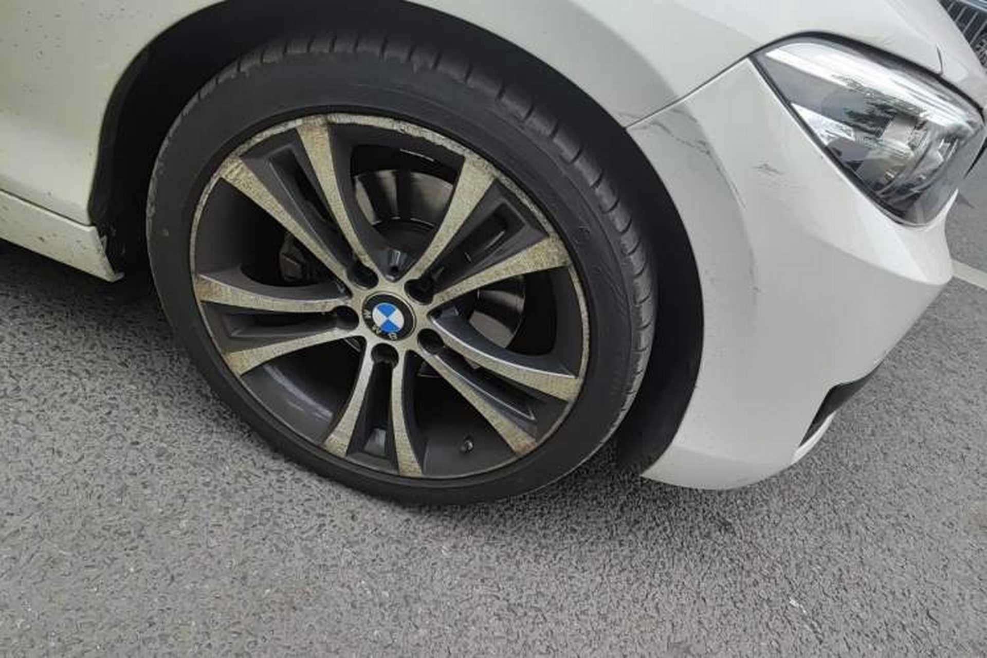 Used BMW 2 Series 2019 225i Convertible Coupe Sports Design Package Right Front Wheel Hub
