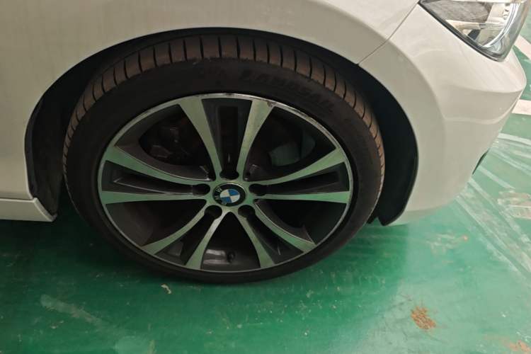 Used BMW 2 Series 2019 225i Convertible Coupe Luxury Edition M Sport Package Right Front Wheel Hub
