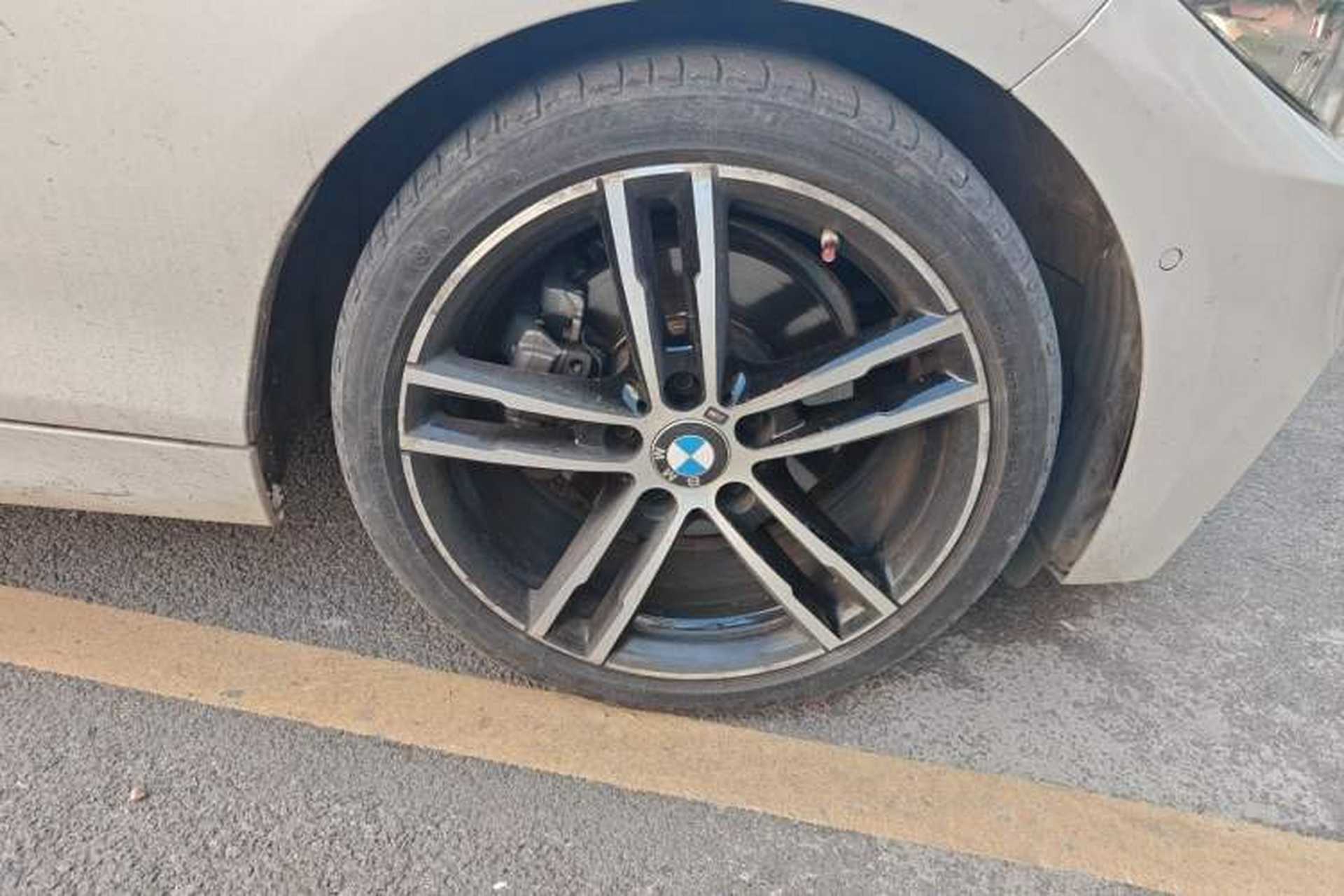 Used BMW 2 Series 2019 225i Convertible Coupe Luxury Edition M Sport Package Right Front Wheel Hub