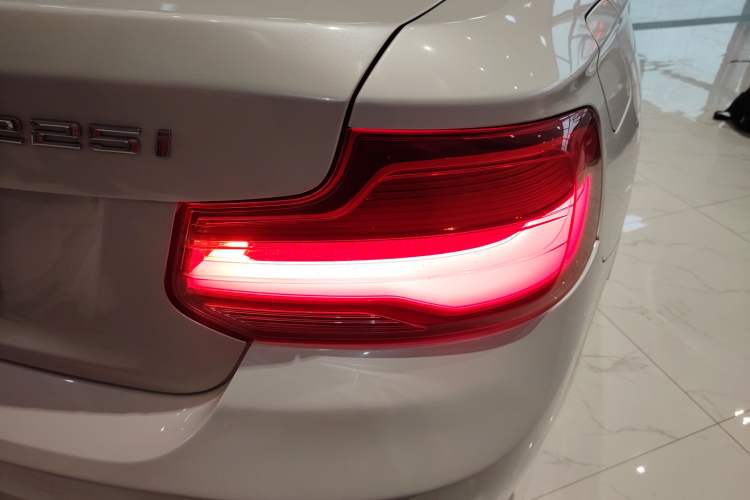 Used BMW 2 Series 2019 225i Convertible Coupe Sports Design Package Right Rear Taillight