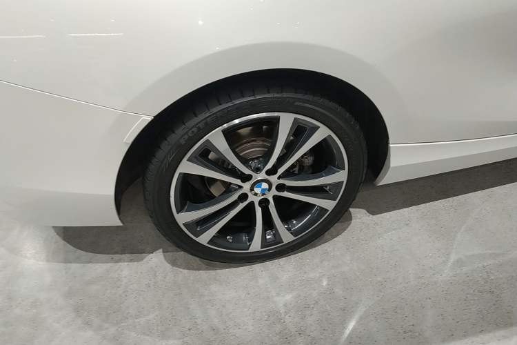 Used BMW 2 Series 2019 225i Sport Design Package Right Rear Wheel Hub