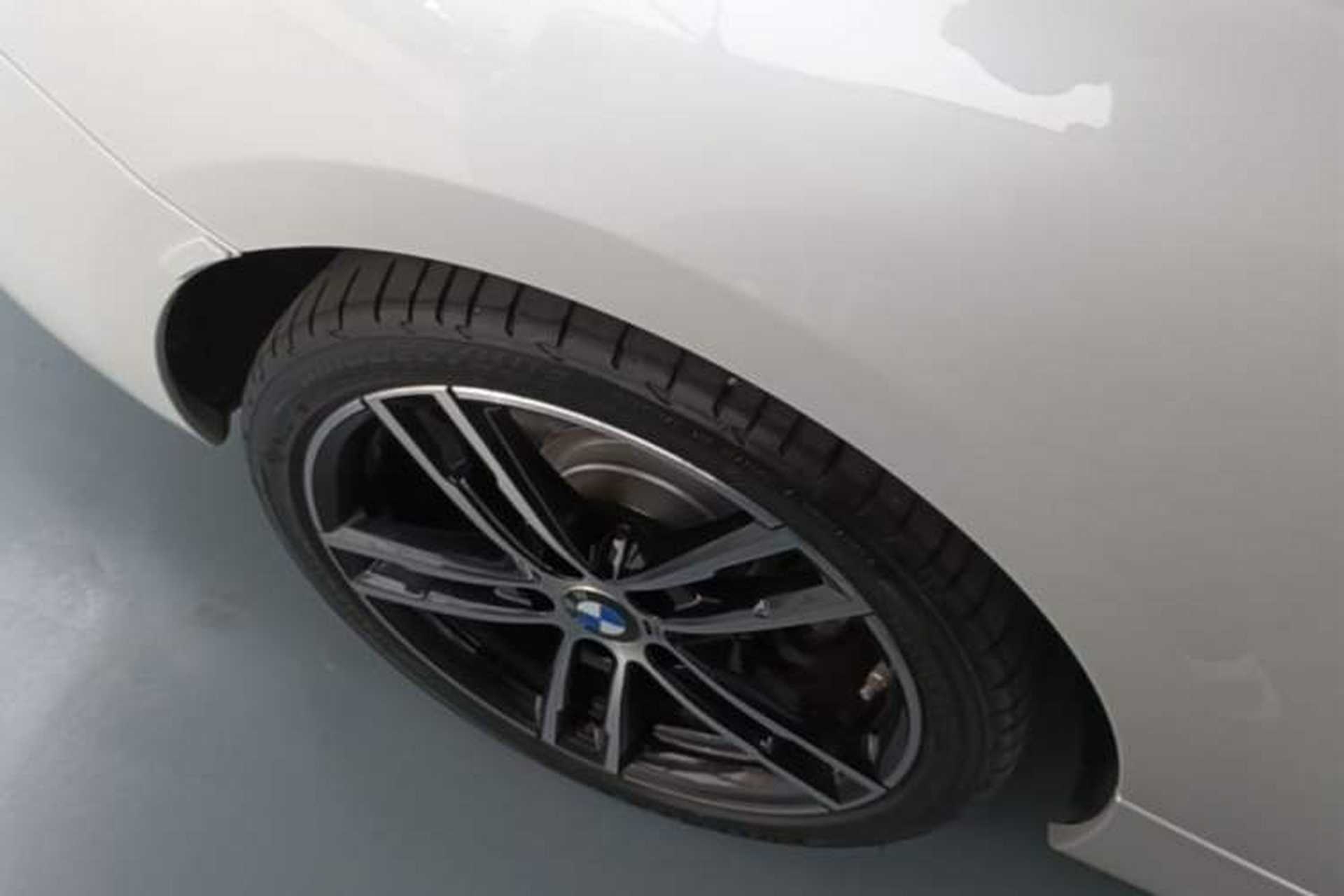Used BMW 2 Series 2019 225i Convertible Coupe Luxury Edition M Sport Package Right Rear Wheel Hub