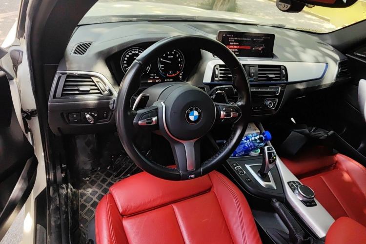 Used BMW 2 Series 2019 225i Luxury Model with M Sport Package Steering Wheel