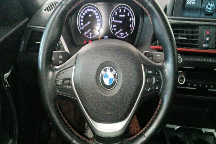 Used BMW 2 Series 2019 225i Convertible Coupe Sports Design Package Steering Wheel