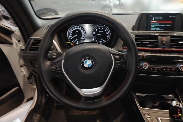Used BMW 2 Series 2019 225i Convertible Coupe Sports Design Package Steering Wheel