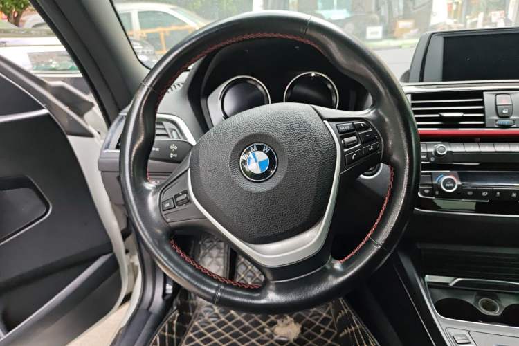 Used BMW 2 Series 2019 225i Convertible Coupe Sports Design Package Steering Wheel