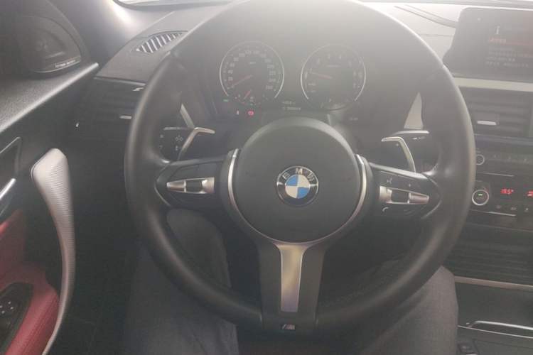 Used BMW 2 Series 2019 225i Convertible Coupe Luxury Edition M Sport Package Steering Wheel