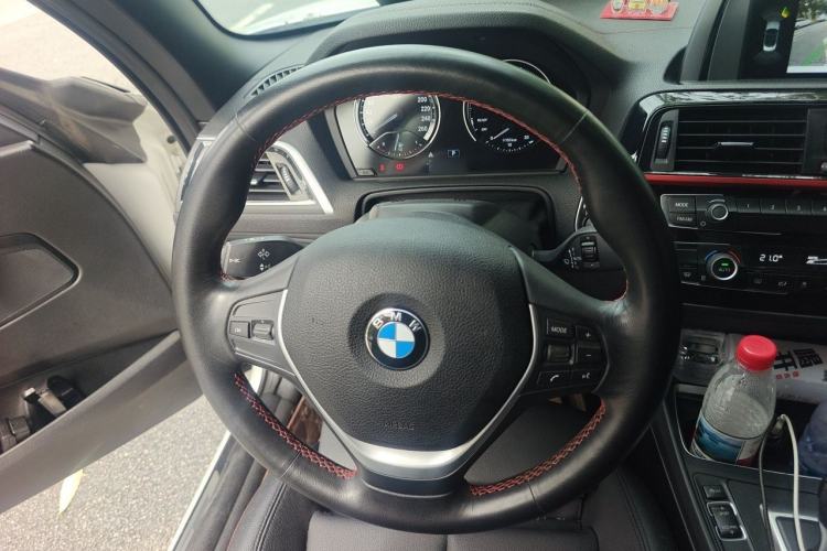 Used BMW 2 Series 2019 225i Convertible Coupe Sports Design Package Steering Wheel