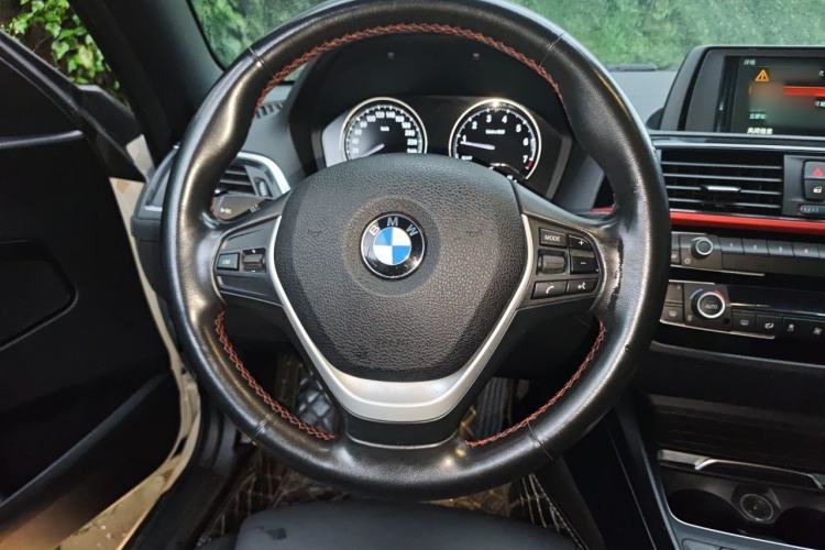Used BMW 2 Series 2019 225i Convertible Coupe Sports Design Package Steering Wheel