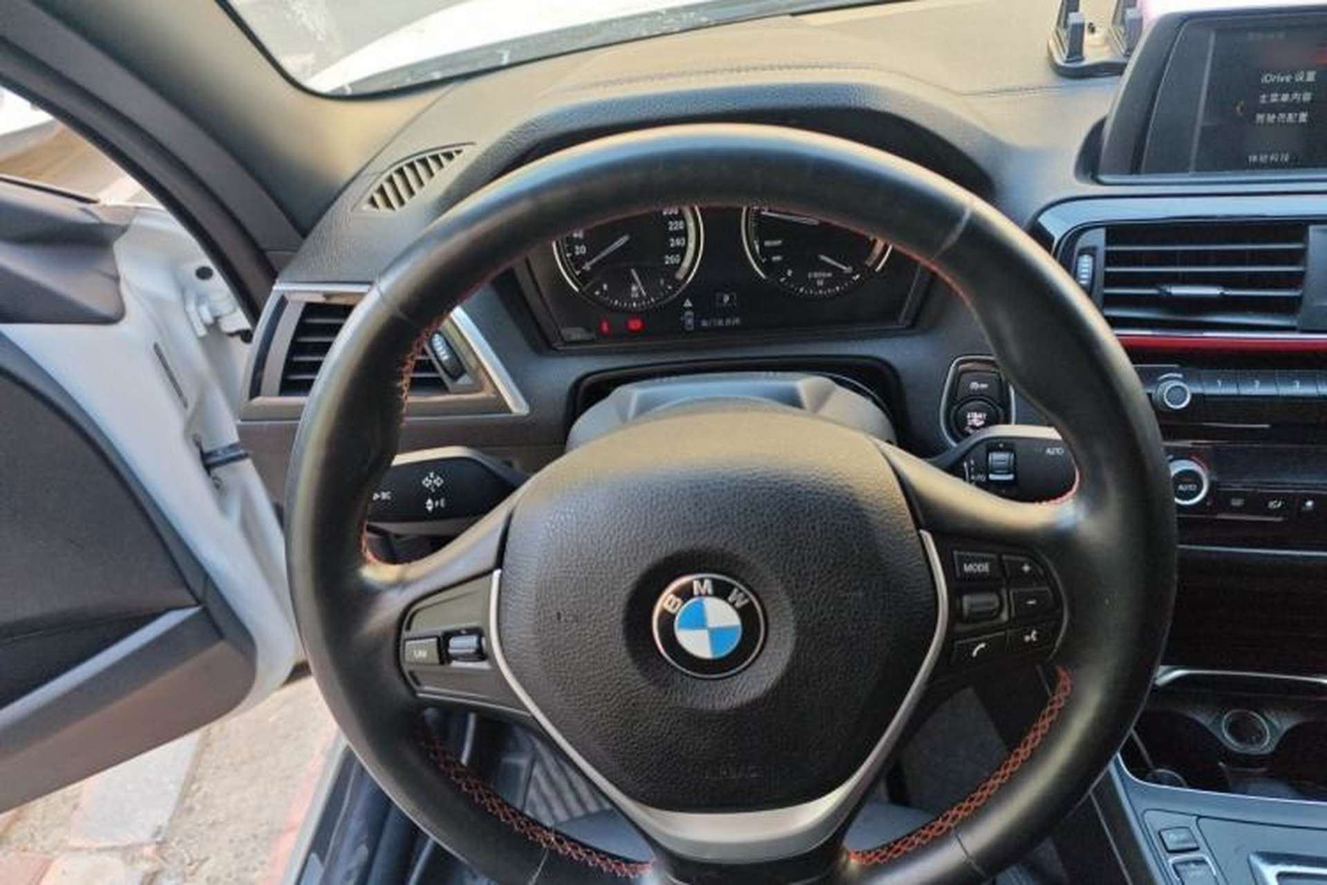 Used BMW 2 Series 2019 225i Convertible Coupe Sports Design Package Steering Wheel