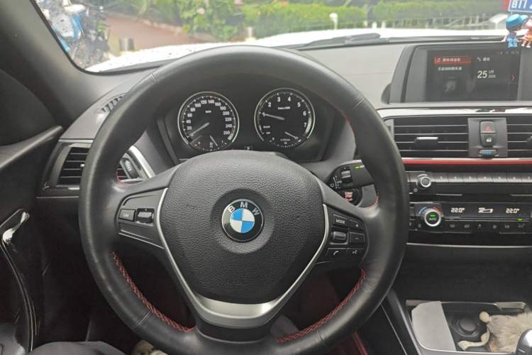 Used BMW 2 Series 2019 225i Convertible Coupe Sports Design Package Steering Wheel