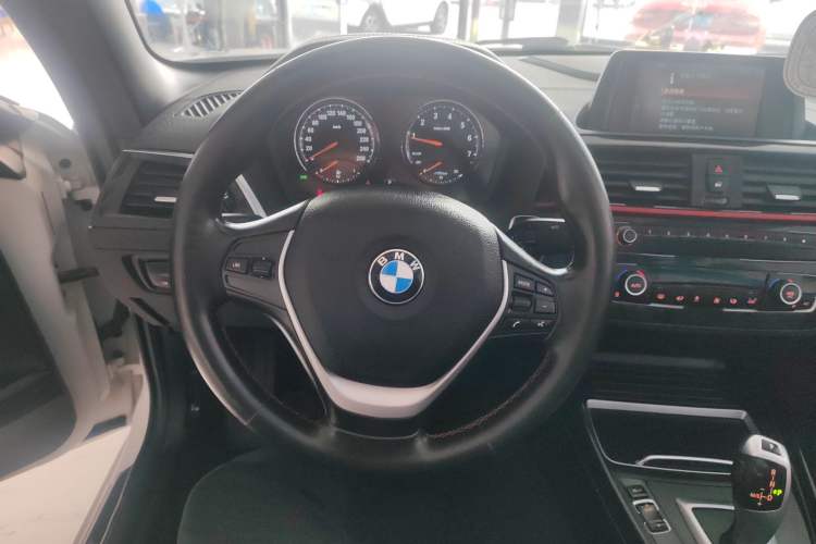 Used BMW 2 Series 2019 225i Convertible Coupe Sports Design Package Steering Wheel