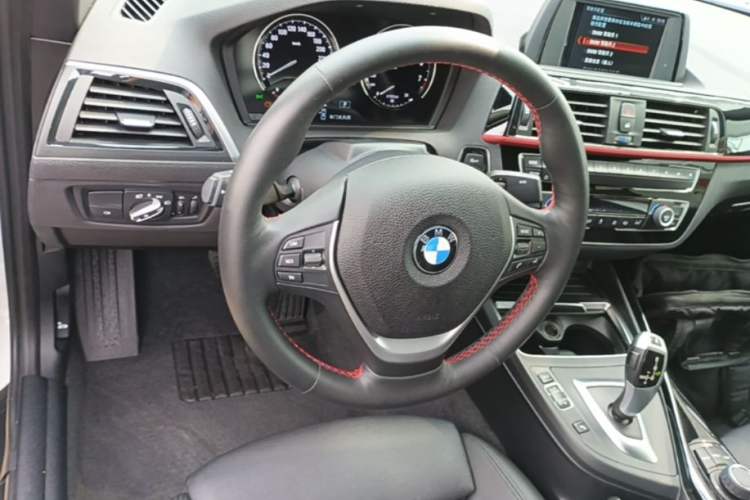 Used BMW 2 Series 2019 225i Convertible Coupe Sports Design Package Steering Wheel
