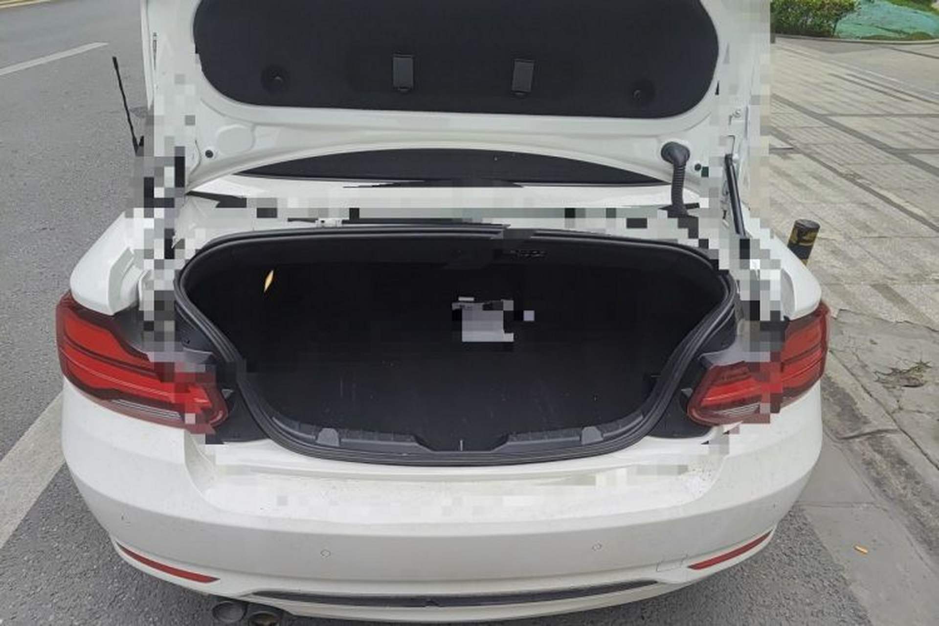 Used BMW 2 Series 2019 225i Convertible Coupe Sports Design Package Trunk