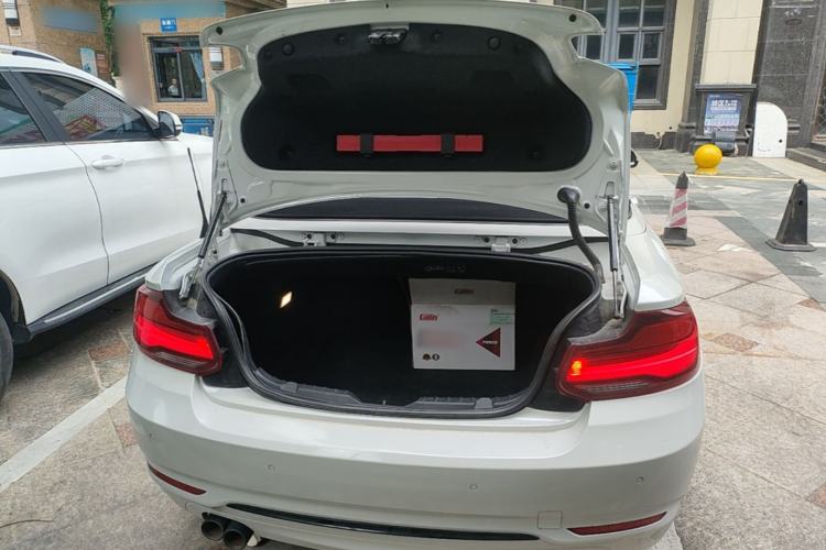 Used BMW 2 Series 2019 225i Convertible Coupe Sports Design Package Trunk
