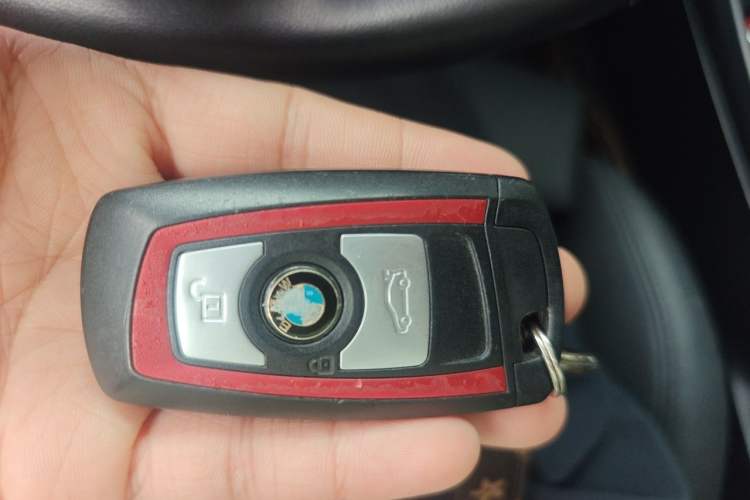 Used BMW 2 Series 2019 225i Convertible Coupe Sports Design Package Vehicle Key