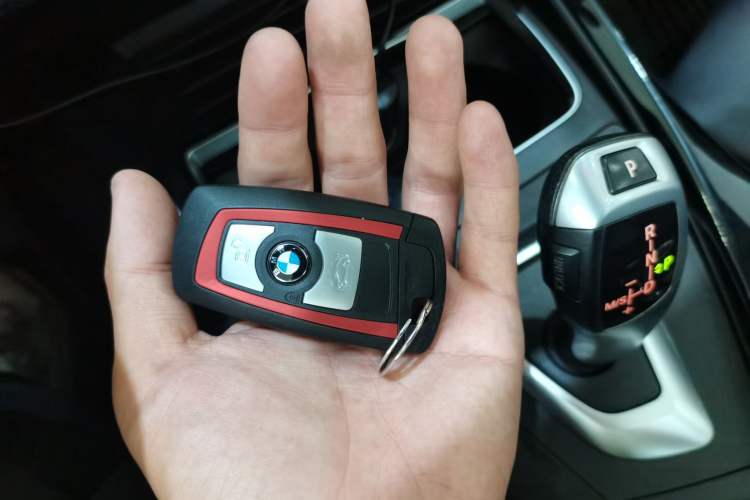 Used BMW 2 Series 2019 225i Convertible Coupe Sports Design Package Vehicle Key