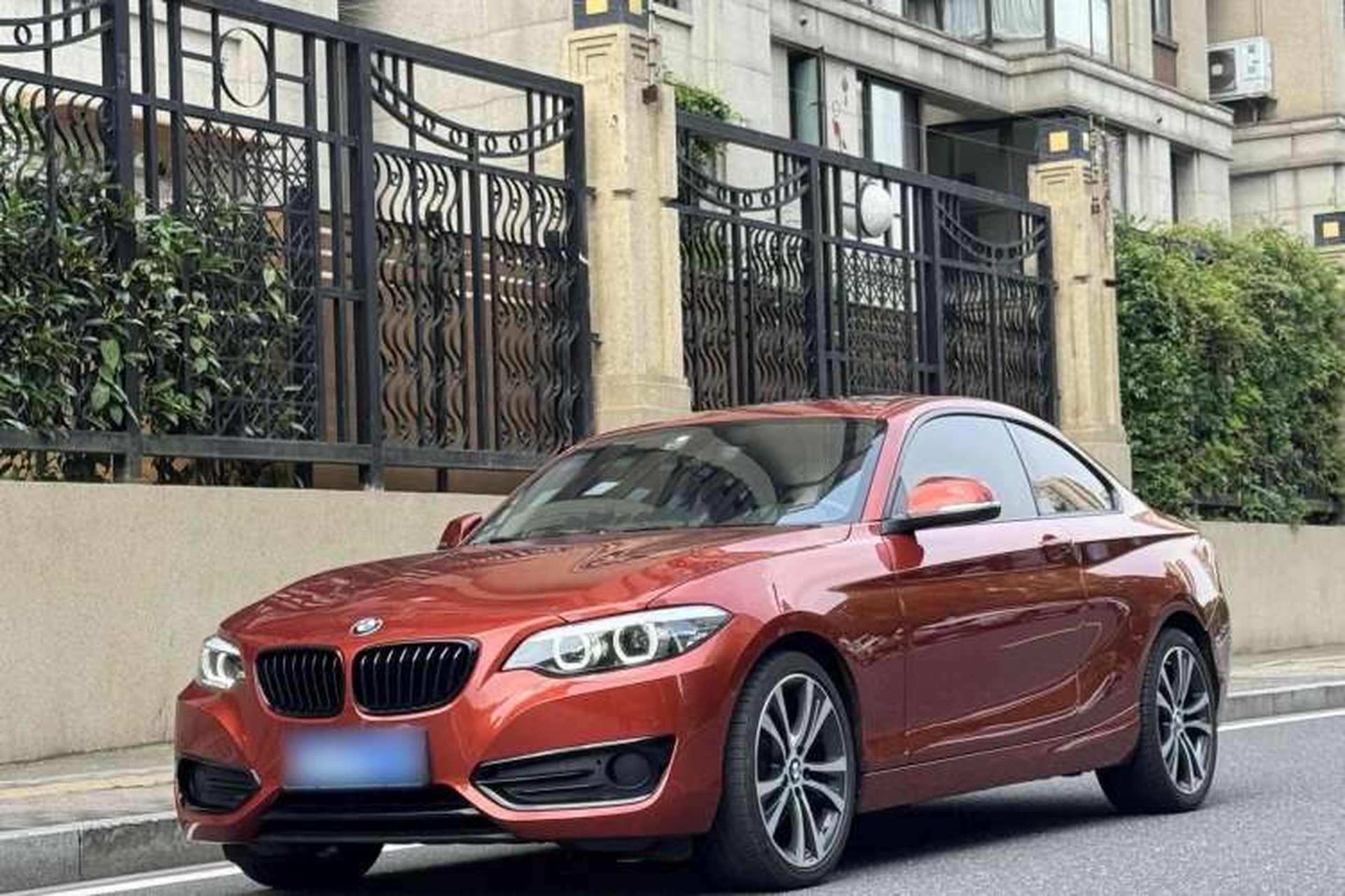 Used BMW 2 Series 2019 225i Sport Design Package Front Left 45 Deg
