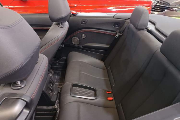 Used BMW 2 Series 2019 225i Convertible Coupe Sports Design Package Interior 2