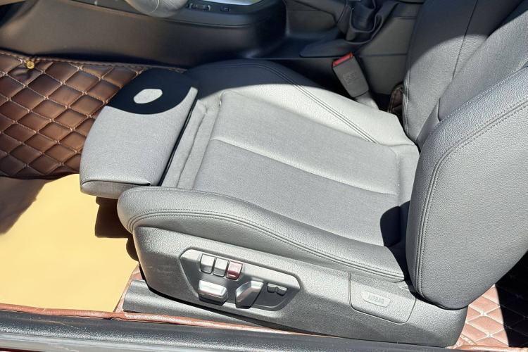 Used BMW 2 Series 2019 225i Sport Design Package Interior 8