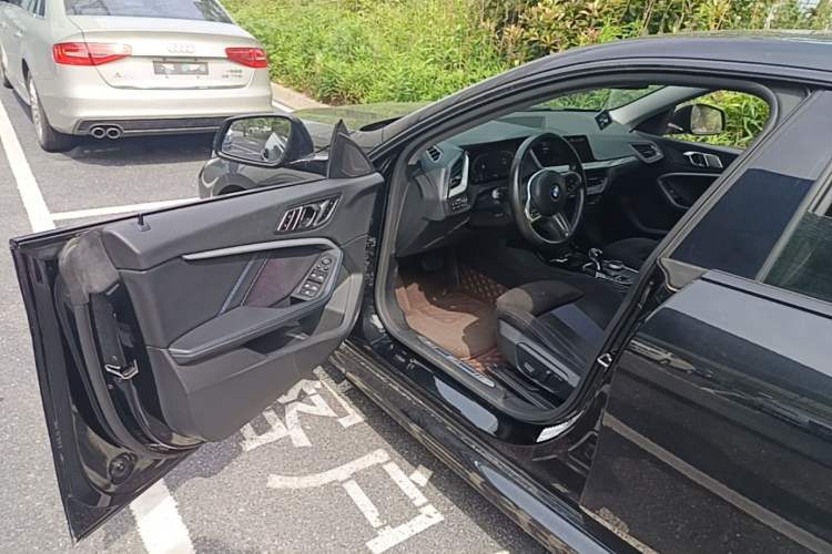 Used BMW 2 Series 2021 225i Four-Door Coupe M Sport Night Edition Driver Seat