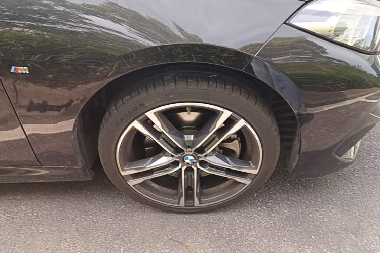 Used BMW 2 Series 2021 225i Four-Door Coupe M Sport Night Edition Right Front Wheel Hub