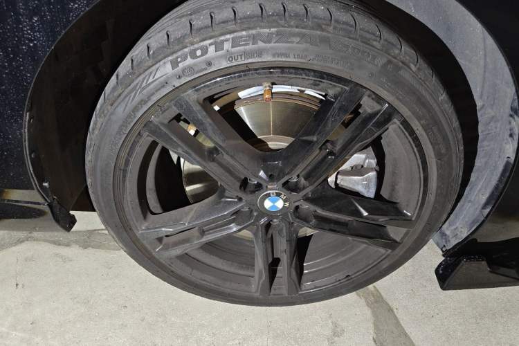 Used BMW 2 Series 2021 225i 4-Door Coupe M Sport Package Right Front Wheel Hub
