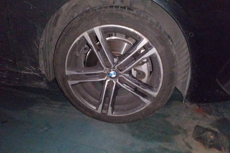 Used BMW 2 Series 2021 225i Four-Door Coupe M Sport Night Edition Right Front Wheel Hub