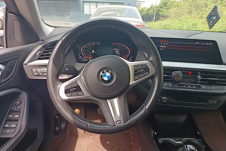 Used BMW 2 Series 2021 225i Four-Door Coupe M Sport Night Edition Steering Wheel