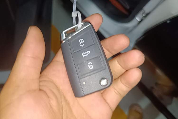 Used BMW 2 Series 2021 225i 4-Door Coupe M Sport Package Vehicle Key
