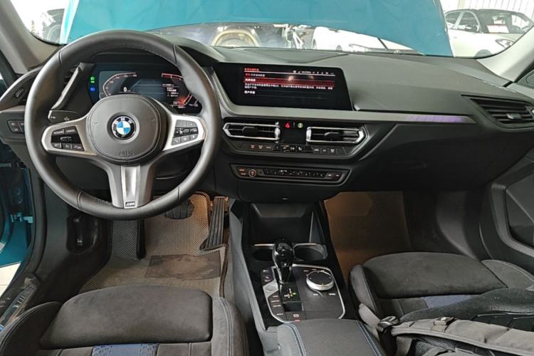 Used BMW 2 Series 2021 225i Four-Door Coupe M Sport Night Edition Center Console